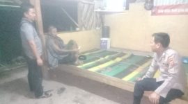 Bhabinkamtibmas Polsek Pangkalan Polres Karawang Nongkrong Bareng Masyarakat