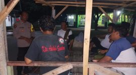 Bhabinkamtibmas Polsek Batujaya Polres Karawang Hadir di Poskamling Desa Kutaampel
