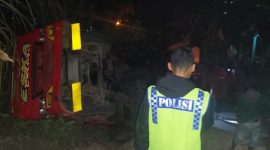 Truk Pembawa Pasir Terguling Polsek Banjarwangi Polres Garut Cek TKP
