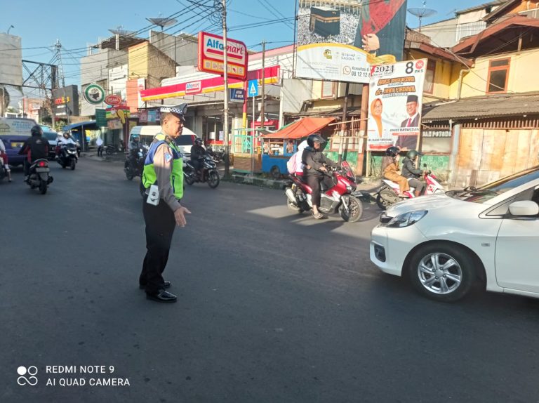 Cegah Kemacetan Polsek Garut Kota Polres Garut Giat Rawan Pagi di Musaddadiyah
