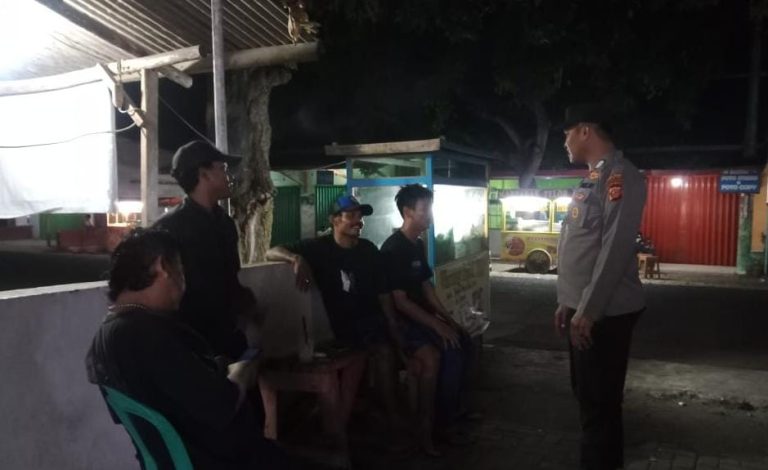 Antisipasi Gangguan Kamtibmas Polsek Tempuran Polres Karawang Bubarkan Anak Muda Lagi Nongkrong