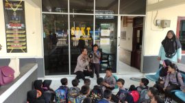 Humanis Kapolsek Telagasari Polres Karawang Terima Kunjungan Polisi Anak 