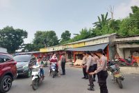 Bentuk Pelayanan Sat Samapta Polres Karawang Laksanakan PAM Keberangkatan Haji