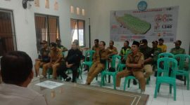 Beri Pesan Jaga Kamtibmas Bhabinkamtibmas Polsek Tegalwaru Polres Karawang Ikut Rapat Mingguan Desa
