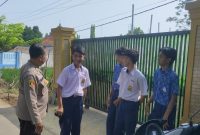 Personil Polsek Tirtajaya Polres Karawang Berikan Arahan dan Pembinaan Kepada Siswa SMP Negeri 3 Tirtajaya 