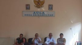 Upaya Ciptakan Sinergitas Polsek Tirtajaya Polres Karawang Bersama Babinsa Rapat Minggon Tingkat Desa