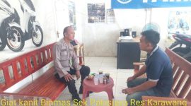 Kanit Binmas Polsek Pakisjaya Polres Karawang Sambang Dialogis Dengan Tokoh Pemuda Desa Talagajaya