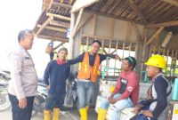 Polsek Ciampel Polres Karawang Sosialisasikan Keselamatan di Area Commisioning KCJB