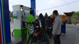 Polsek Pakisjaya Polres Karawang Datangi Karyawan SPBU Pakisjaya Cek Keamanan Dan Ketertiban 