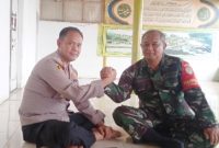 Polsek Banyusari Polres Karawang Bersama Babinsa di Kecamatan Banyusari – Karawang Tingkatkan Sinergitas