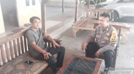 Selalu Aktif Jaga Silaturahmi Bhabinkamtibmas Polsek Banyusari Polres Karawang Giat Sambang