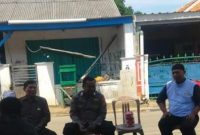 Bhabinkamtibmas Polsek Purwasari Polres Karawang Sambangi Masyarakat  Desa Tegalsari