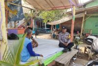 Bhabinkamtibmas Polsek Tempuran Polres Karawang Lakukan Giat Sambang Kepada Warga Kalen Asem