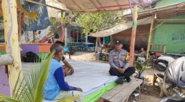 Bhabinkamtibmas Polsek Tempuran Polres Karawang Lakukan Giat Sambang Kepada Warga Kalen Asem