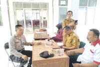 Jalin Silaturahmi Kapolsek Rawamerta Polres Karawang Bersama Tokoh Masyarakat