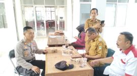 Jalin Silaturahmi Kapolsek Rawamerta Polres Karawang Bersama Tokoh Masyarakat