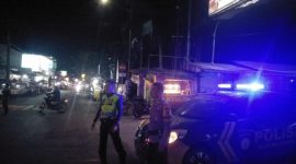 Cegah Kejahatan Polsek Malangbong Polres Garut Laksanakan Patroli Malam