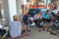 Panit Binmas Polsek Wanaraja Polres Garut Sampaikan Pesan Kamtibmas Kepada Para Pemuda Desa Wanajaya