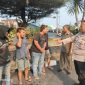 Personil Polsek Klari Polres Karawang Melaksanakan Pendampingan Operasi Anak Jalanan Yang Digelar Oleh Sat Pol PP Kecamatan Klari