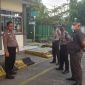 Brigadir Hendra Bhabinkamtibmas Polsek Klari Polres Karawang Sambangi Security PT. Alumindo Berikan Binluh Dan Pesan Kamtibmas