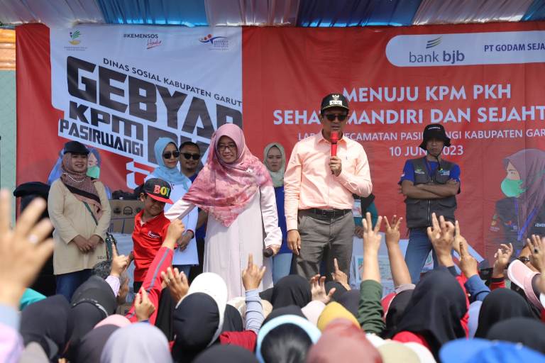 Wabup Garut Hadiri Pelaksanaan Gebyar PKH Di Kecamatan Pasirwangi