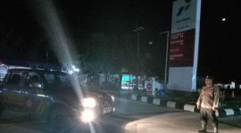 Tekan Potensi Aksi Kejahatan Personil Polsek Tegalwaru Polres Karawang Giat Patroli Strong Point 