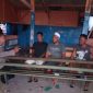 Polisi Tirtajaya Polres Karawang Sambangi Masyarakat Yang Sedang Melaksanakan Ronda Malam 
