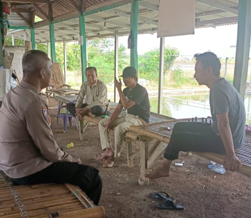 Kunjungi Warga Bhabinkamtibmas Polsek Majalaya Polres Garut Himbau Warga