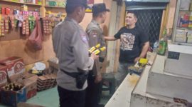 Razia Miras di Toko Jamu oleh Polsek Purwasari Polres Karawang