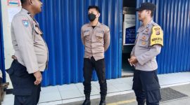 Personil Patroli Polsek Telagasari Polres Karawang Sampaikan Himbauan Kepada Security