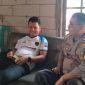 Sambang Bhabinkamtibmas Polsek Karawang Polres Karawang Bersama Warga Mekarjati 