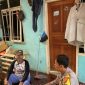 Bhabinkamtibmas Polsek Cikampek Polres Karawang Sambang Warga Cikampek Timur Sampaikan Pesan Kamtibmas