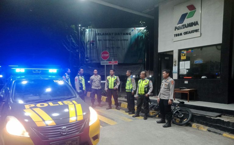 Patroli Prekat Anggota Polsek Cikampek Polres Karawang Pantau Obvit Jelang Hari Libur