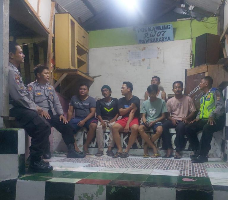 Piket Fungsi Połsek Cikampek Polres Karawang Ngawangkong Pos Ronda Tampung Aspirasi 