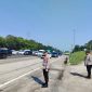 Kapolsek Telukjambe Timur Polres Karawang Gatur Lalin di Rest Area Km 48 A saat Long Weekend