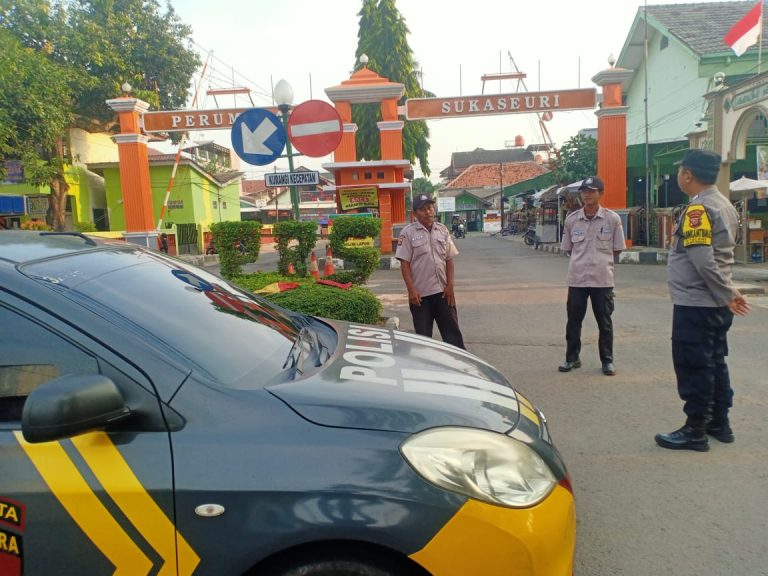 Ciptakan Rasa Aman Patroli Kotabaru Polres Karawang Sambangi Perumahan