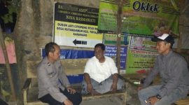 Bhabinkamtibmas Polsek Tirtajaya Polres Karawang  Ngobrol bareng dengan Masyarakat Dimalam Hari