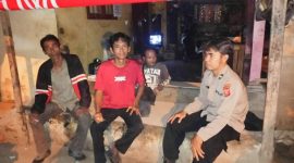 Bhabinkamtibmas Polsek Rengasdengklok Polres Karawang Berikan Himbauan Kamtibmas Kepada Warga Desa Cibanteng