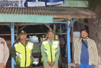 Patroli Polsek Pedes Polres Karawang Sambangi Pos Kamling