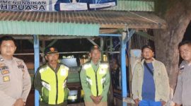 Patroli Polsek Pedes Polres Karawang Sambangi Pos Kamling