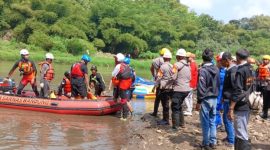 Polsek Leuwigoong Polres Garut Lanjutkan Pencarian Korban Tenggelam