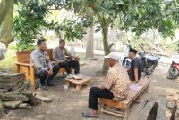 Anggota Polsek Tempuran Sambangi Tokoh Masyarakat Bersama Kepala Desa Tanjungjaya