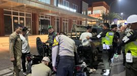 Kendaraan Yang Melintas di Bunderan Tugu Padi Diperiksa Tim Patroli PREKAT Polres Karawang Ini Hasilnya...!!!