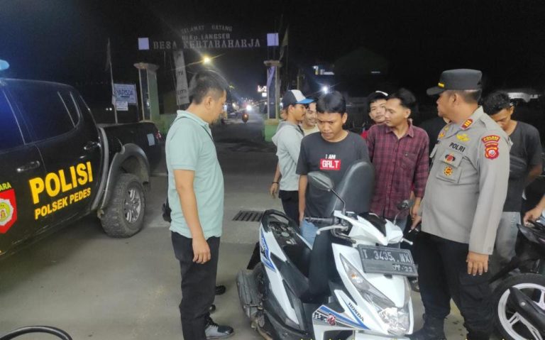 Kapolsek Pedes Polres Karawang Pimpin Patroli KRYD Kepung Karawang