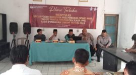 Bhabinkamtibmas Polsek Telagasari Polres Karawang Bersama Polisi RW Hadiri Rapat Pleno Terbuka DPSHP 
