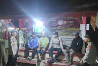 Anggota Patroli Polsek Pedes Polres Karawang Sambang Pos Kamling Desa Karangjaya