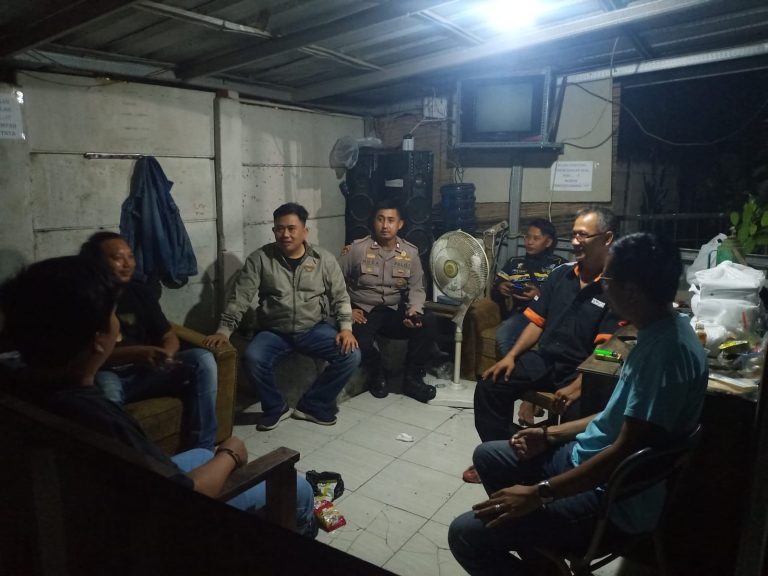 Kanit Reskrim Polsek Kotabaru Polres Karawang Pimpin Patroli Rawan Malam Minggu