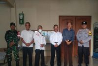 Anggota Polsek Cilamaya Polres Karawang Melaksanakan Pengamanan Tempat Ibadah Umat Kristiani
