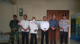 Anggota Polsek Cilamaya Polres Karawang Melaksanakan Pengamanan Tempat Ibadah Umat Kristiani