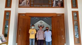 Polsek Telukjambe Polres Karawang Hadir Pam Saat Ibadah Kebaktian di GPdI Resinda